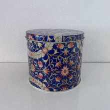 Load image into Gallery viewer, William Morris Printed Mug in a Tin
